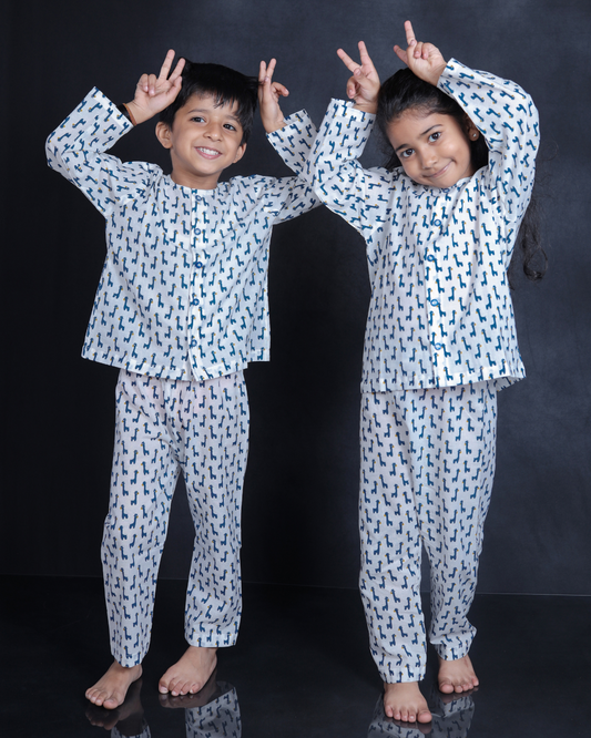 GIRAFFE PRINTED COTTON NIGHTSUIT