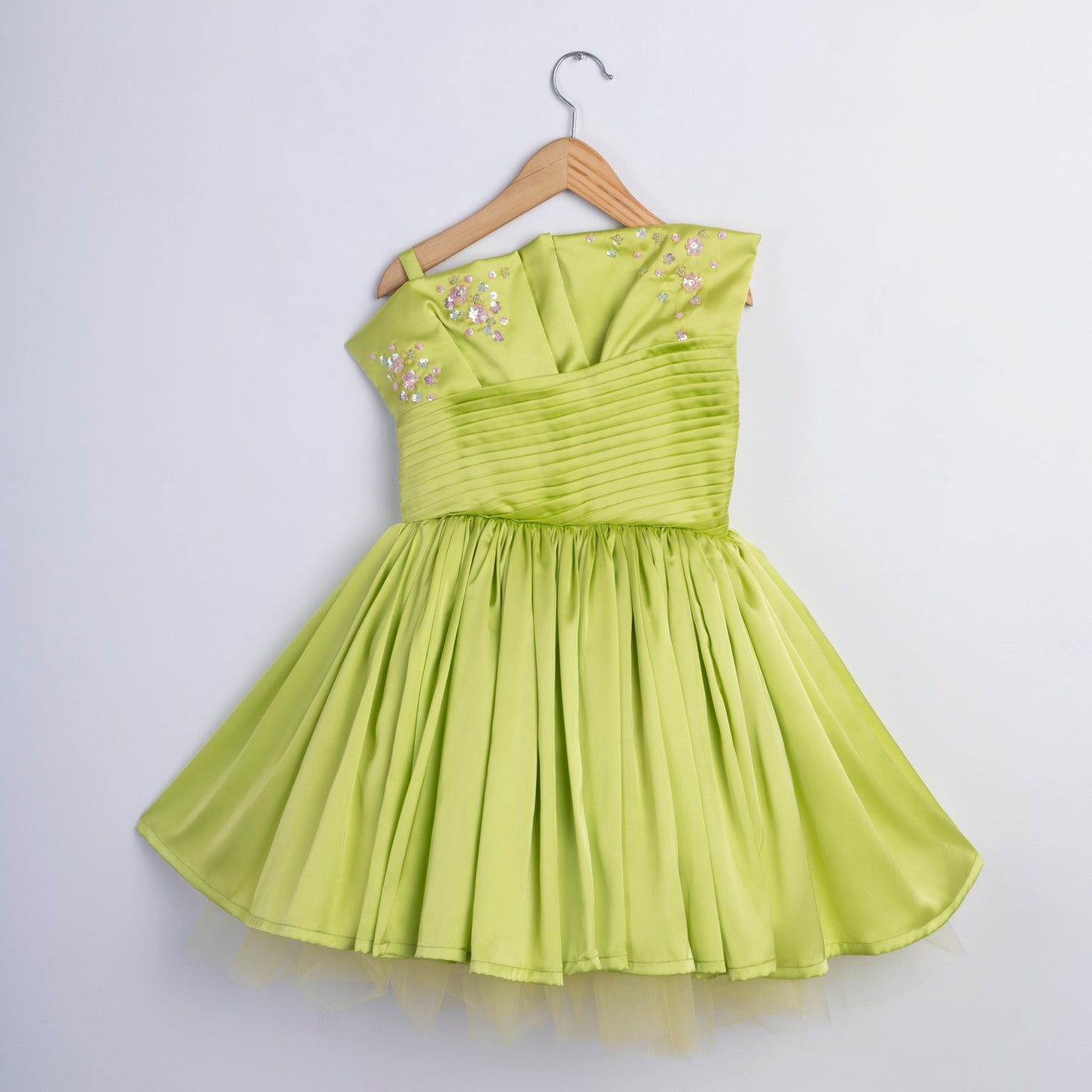 GREEN PLEATED FLORAL DELIGHT