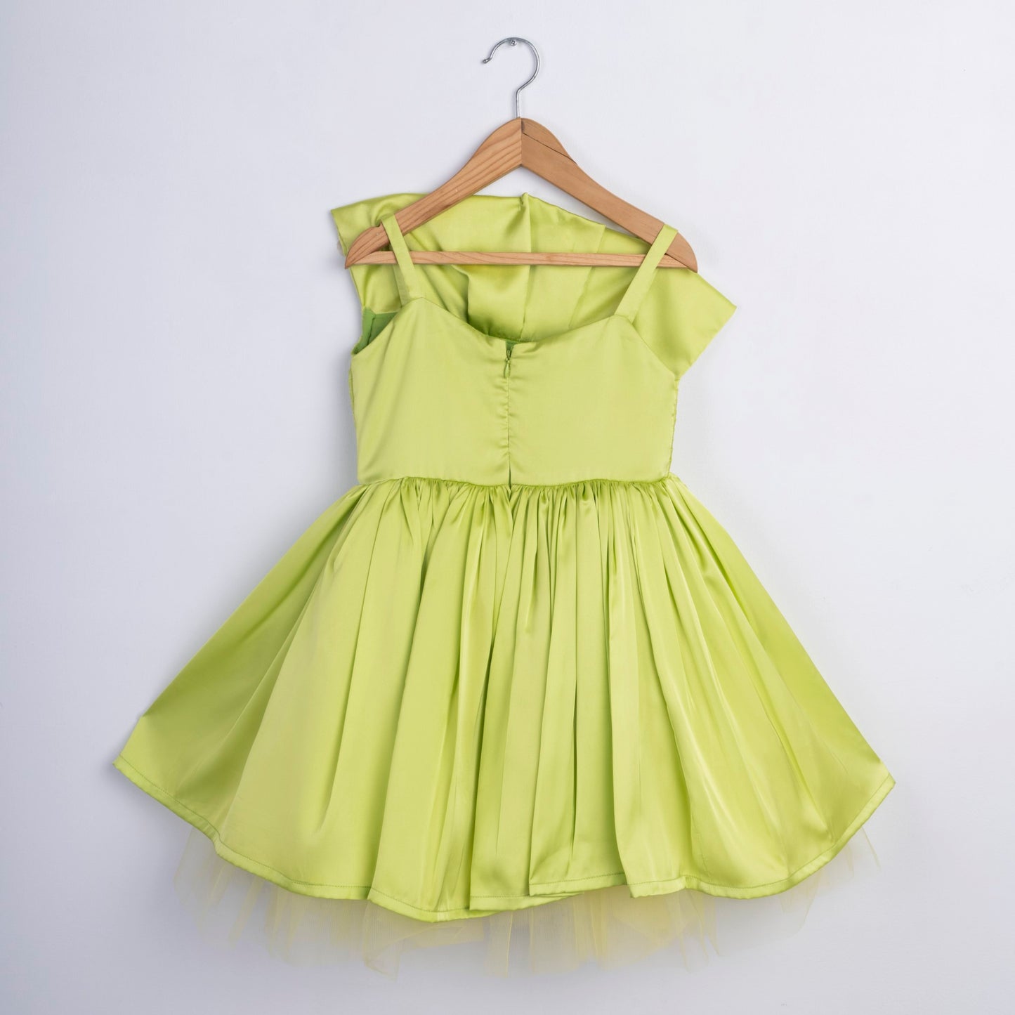 GREEN PLEATED FLORAL DELIGHT