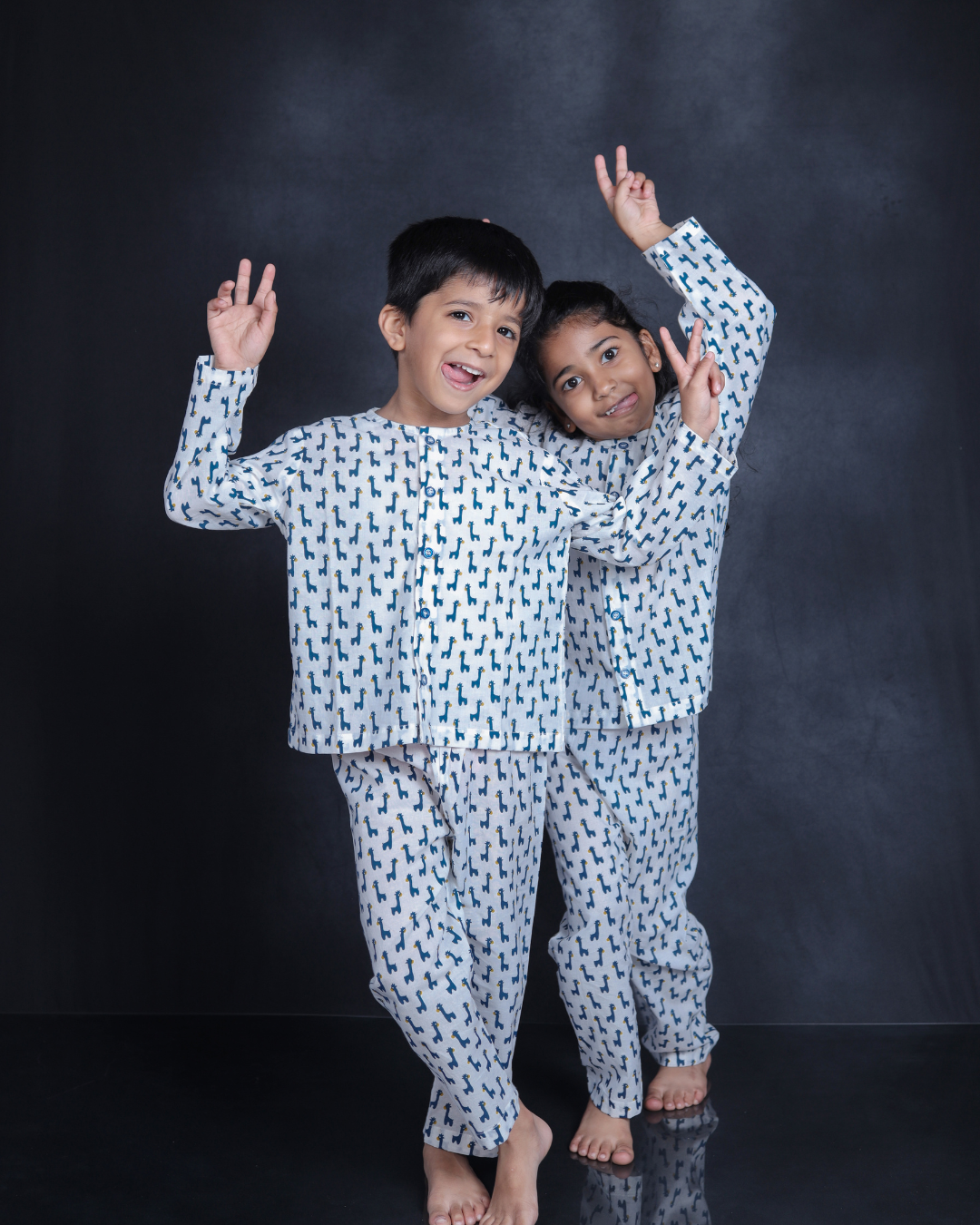 GIRAFFE PRINTED COTTON NIGHTSUIT