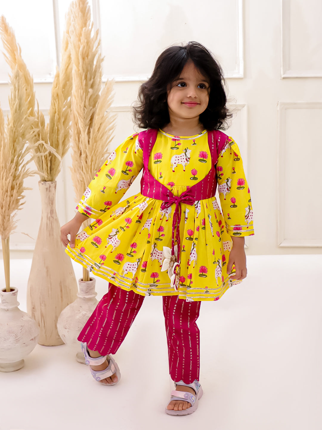YELLOW PICHWAI PINK SET