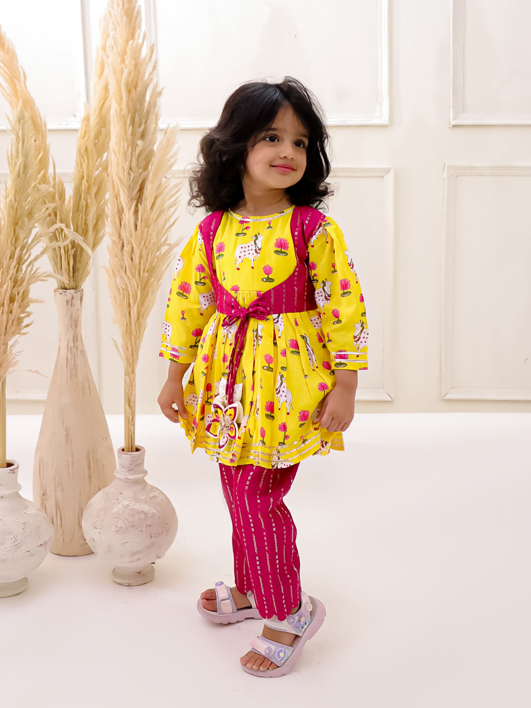 YELLOW PICHWAI PINK SET