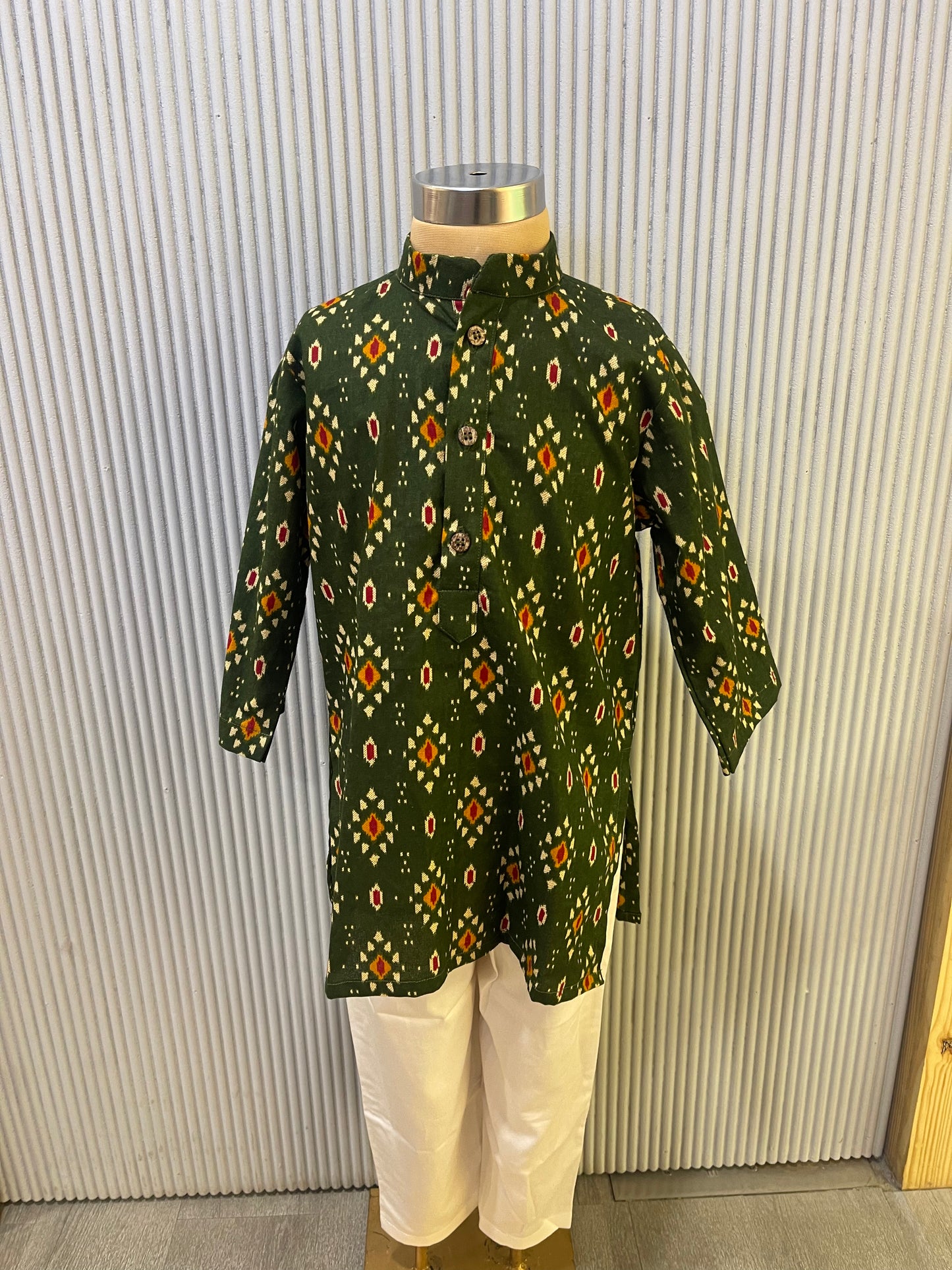 GREEN IKAT KURTA WITH COTTON WHITE PANTS