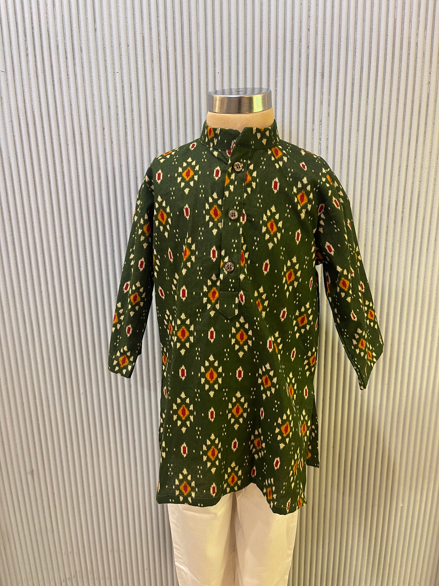 GREEN IKAT KURTA WITH COTTON WHITE PANTS