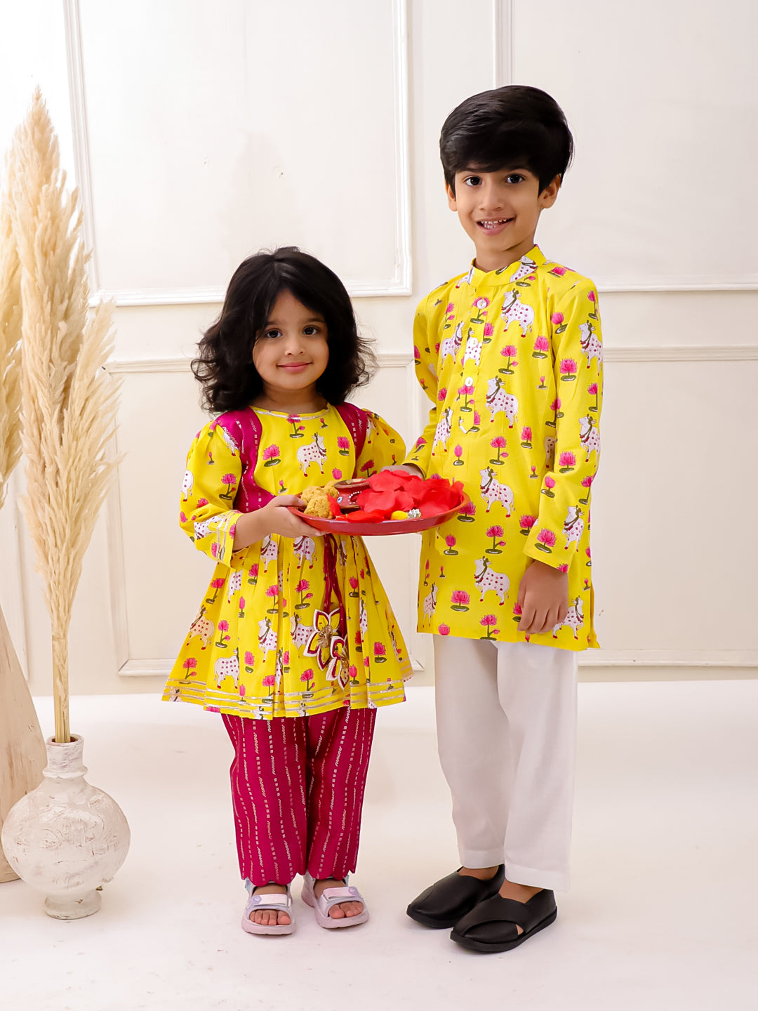 YELLOW PICHWAYI KURTA SET
