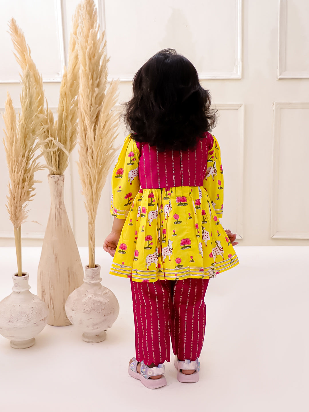 YELLOW PICHWAI PINK SET