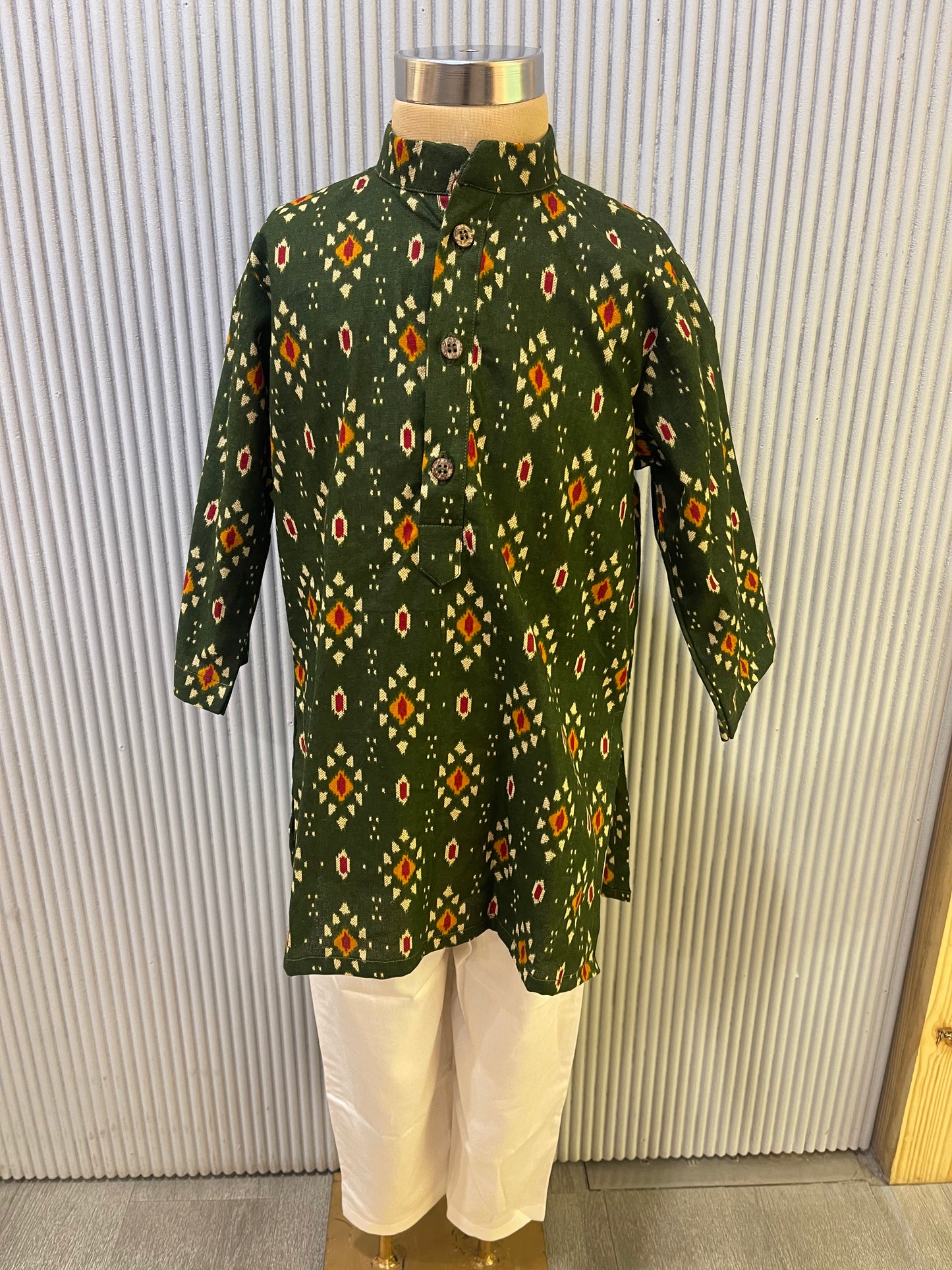 GREEN IKAT KURTA WITH COTTON WHITE PANTS